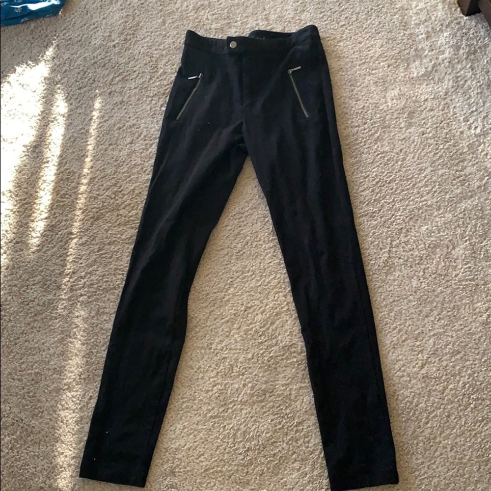 Black skinny pants